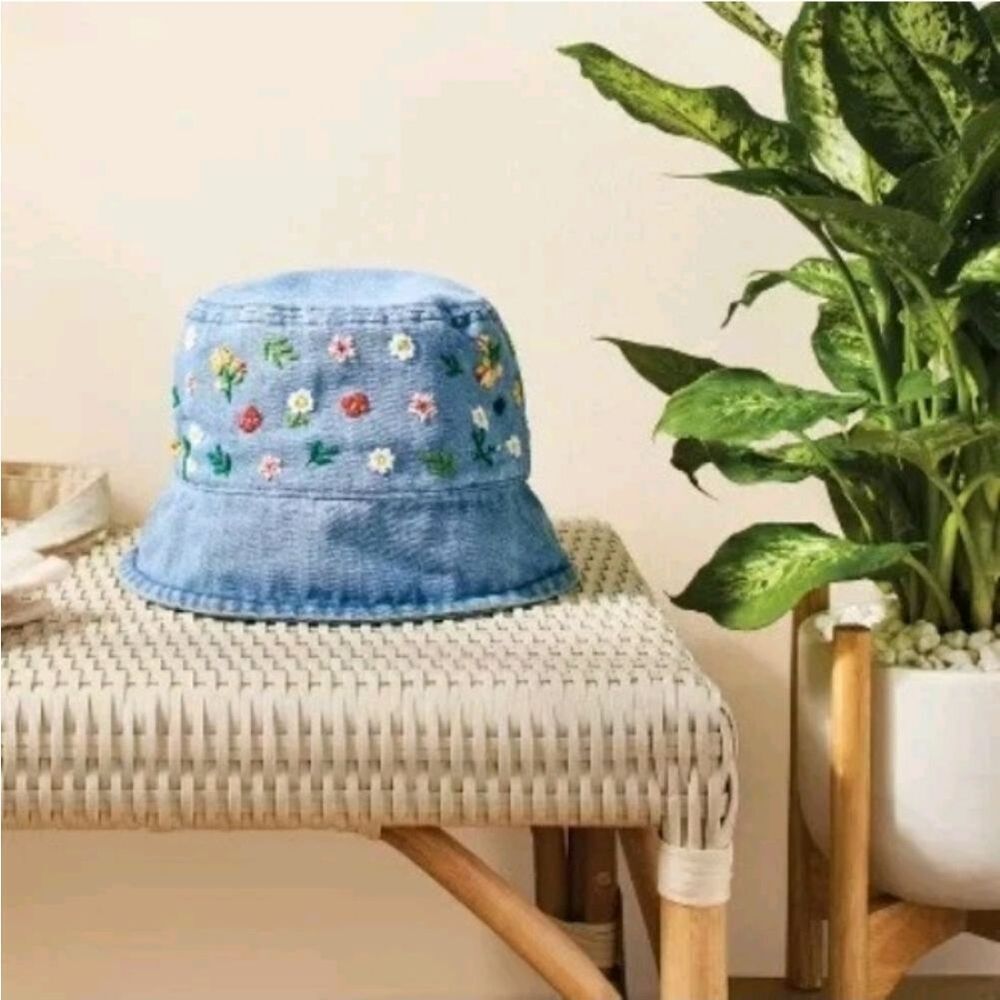 🆕️🤠The Bucket Hat Floral Embroidery Craft Kit by Mondo Llama